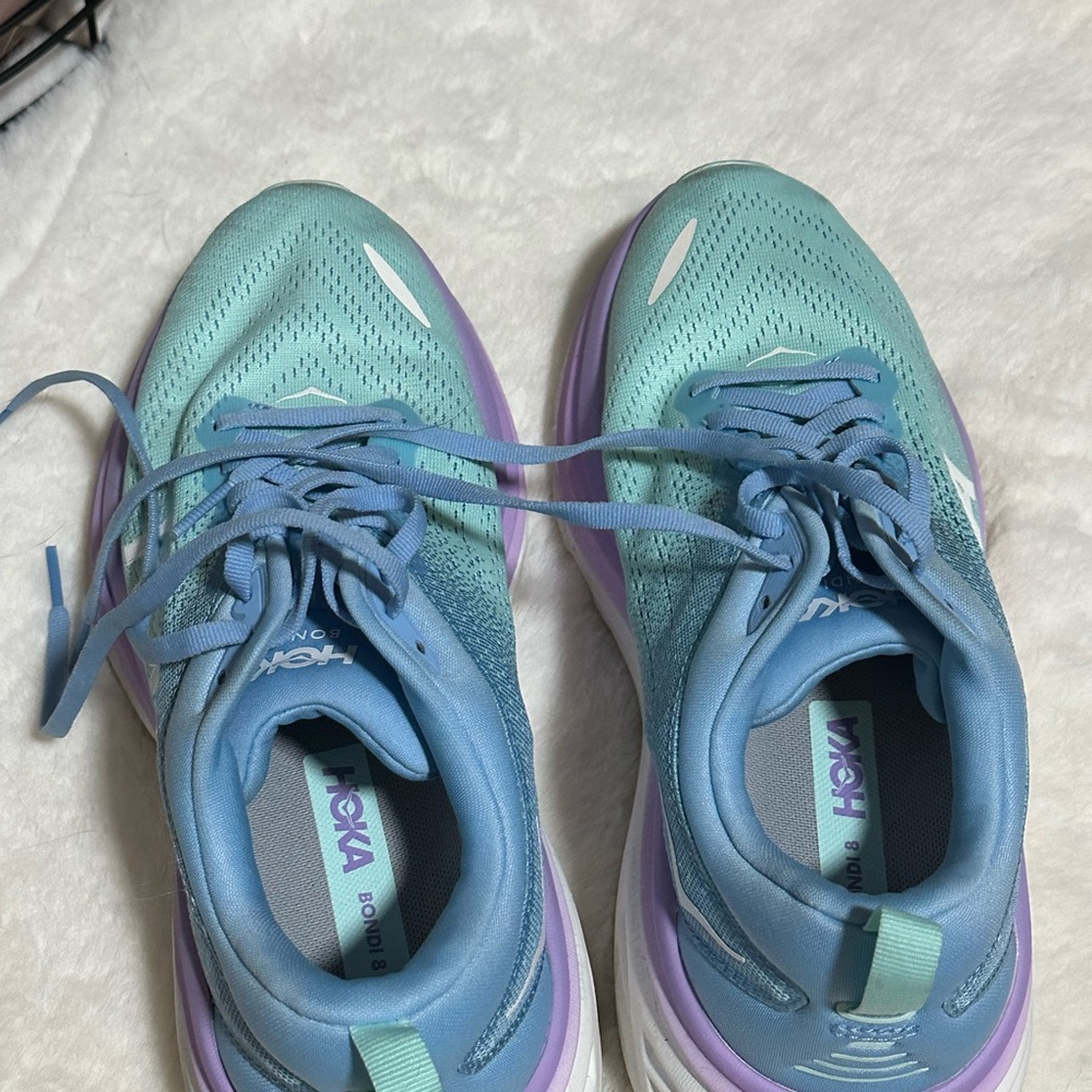 Hoka Bondi 8 Running Shoes View 3